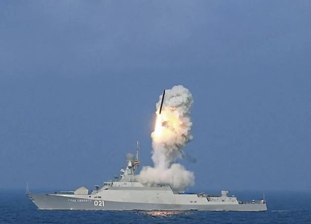 Αυτό είναι το βλήμα cruise του Πούτιν που θερίζει τους τρομοκράτες στη Συρία (βίντεο)